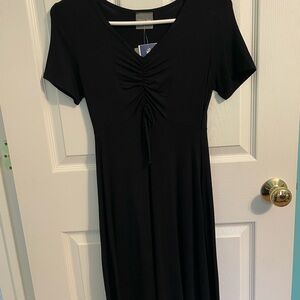 Olivia Rae Black Ruched Midi Dress V-Neck Short Sleeve